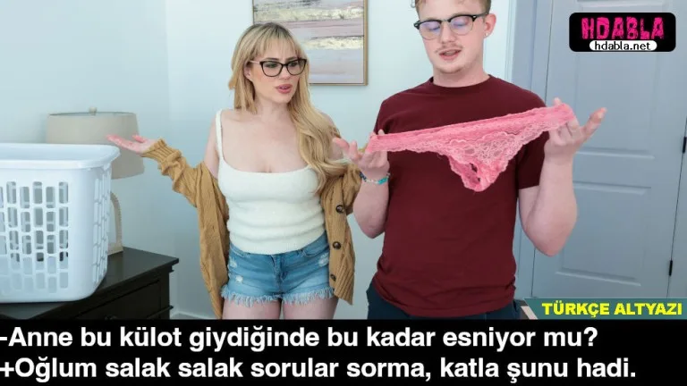 sirf annemin kulotlarini ellemek icin camasir katlamasina yardim ettim.jpg