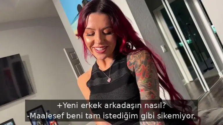 manitasi olmasina ragmen exine giden surtuk sikisten baska sey dusunmez.jpg